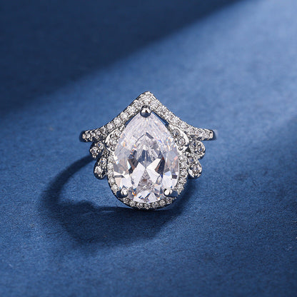 Aria Teardrop White Set | White Gold