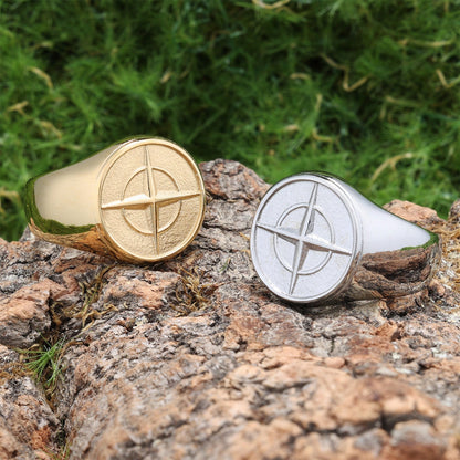 Classic Compass Signet Ring | Gold