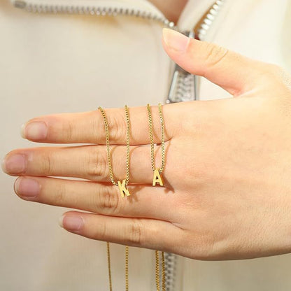 Love letter initial necklace | Gold