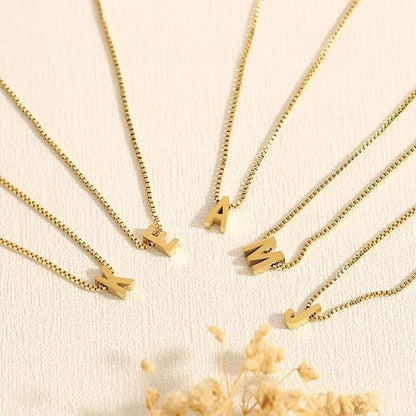 Love letter initial necklace | Gold